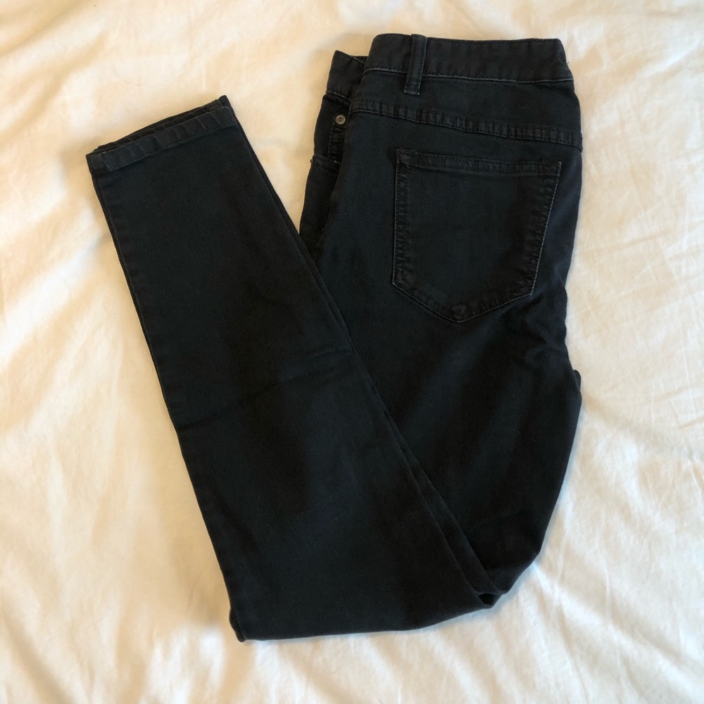Free People Ripped Knee Jeans